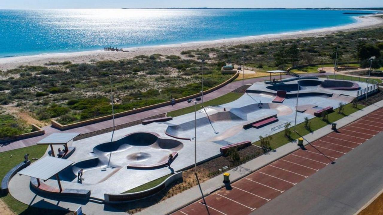 ジュリアン・ベイ Unit 39 Seafront Estateヴィラ エクステリア 写真