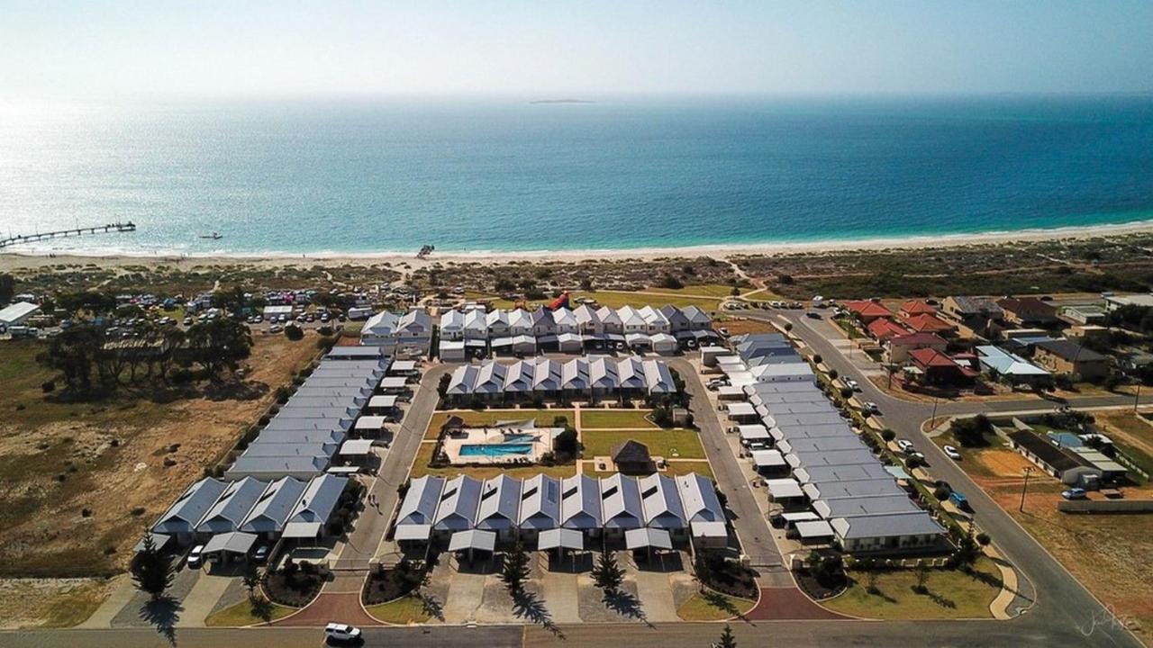 ジュリアン・ベイ Unit 39 Seafront Estateヴィラ エクステリア 写真